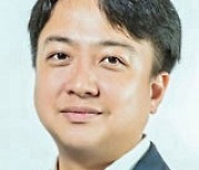 [광화문에서/유근형]“北에서 하는 방식인데”… 국격 깎아내리는 정당 현수막