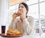 지방흡입 수술 후… 살 더 잘찐다고?