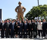 다부동전적기념관에 세워진 백선엽 장군 동상 [뉴시스Pic]