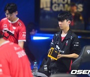 ‘페이커’ 빠진 T1, 디알엑스에 0-2 셧아웃 완패(종합) [LCK]