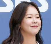 [T포토] 경수진 '눈웃음으로 팬심 저격'