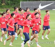 훈련하는 여자 축구 정예 멤버들