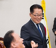 박지원 "분당해 나가보니 춥고 배고파…이상민 '유쾌한 결별'? 너나 가라"