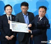 '서울~양평 고속도로' 질문 받는 백원국 차관