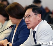 발언 하는 배진교 정의당 원내대표