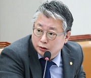 조응천 "추미애, 민주당서 정치 하려는 마음 없어…조국과 손 잡을 것"