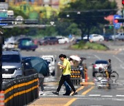 [내일날씨] '소서' 중부 무더위… 남부 '최대 150㎜' 이상 많은 비