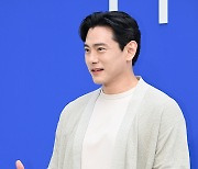 유태오, 더블 엄지척 [포토엔HD]