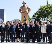 칠곡에 백선엽 장군 동상 제막…3주기 추모식도