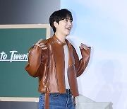 [TD포토] 규현 '어깨에 힘 좀 줬어요'