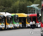 '노선을 지켜라'…광주전남 시내·마을버스 반목에 운행 갈림길(종합)