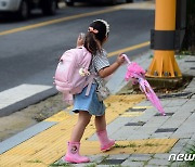 장맛비 그친 뒤 일요일까지 최대 20㎜ 소나기…체감 33도 폭염[주말날씨]