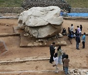 "예산 다 쓰려고"…'세계 최대 고인돌' 훼손한 김해 공무원들