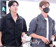 [MD포토] 동방신기 '늠름한 출국길'