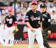 박병호 헬멧에 스쳤다…KIA 김건국 ⅔이닝 18구 만에 '헤드샷 퇴장' 시즌 7번째 [MD수원]