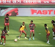 한국전 앞두고 훈련하는 아이티 여자축구대표팀