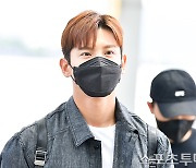 [ST포토] 최강창민, '마스크 챙겨쓰는 파파돌'