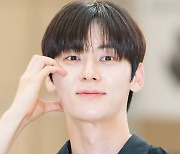 [T포토] 황민현 '이 포즈, 저장해'