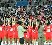 [ST포토] 여자축구대표팀, '열심히 뛰고 올게요'