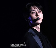 황민현 '男神(남신) 비주얼'[★포토]