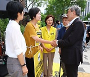 정의당 이정미 대표, 핫토리 료이치 간사장과 면담