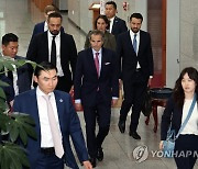 외교장관 면담 마친 IAEA 사무총장