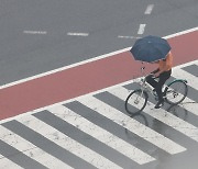 전국 곳곳에 소나기... 비 갠 후 무더위