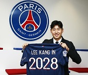 [오피셜] '19번→태극기→옷피셜' PSG, 이강인 영입 공식 발표...2028년까지 계약