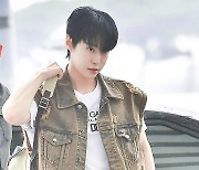 NCT 도영, 출국 합니다 [포토엔HD]