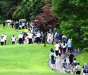 [ST포토] '궂은 날씨에도 선수들을 보기 위해 대회장 찾은 갤러리'