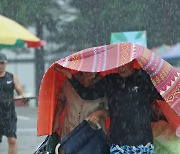 10일도 전국 '소나기'…곳곳에 천둥·번개까지, 안전 주의[오늘날씨]