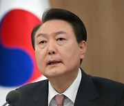 "오염수보다 고속도로?".. 尹 지지율, 상승세 멈추고 다시  30%대로