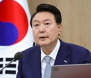 [속보] AP "윤 대통령 '국제사회의 강력한 대북 제재는 북한 핵, 미사일 능력의 고도화를 막을 것'"