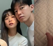 '김무열♥' 윤승아, 생후 한달 아들·반려견 흐뭇 "잘 지내고 있어요"