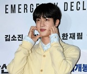 ‘2개월 조기진급’ BTS 진, 제이홉에 훈수 “특급전사 못따면 수치”[TEN이슈]