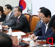 與 "양평고속도, 민주당 가짜뉴스 탓…'군수 게이트'"