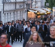 윤석열 대통령 부부, 빌뉴스 구시가지 산책