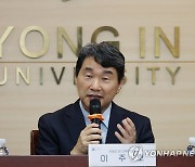 이주호 부총리, '범죄예방설계' 적용한 시흥 학교복합시설 방문