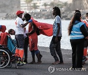 스페인 카나리아 제도서 구조된 아프리카 이주민