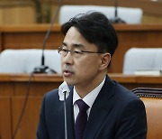 인사청문회 답변하는 권영준 후보자