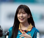 '대전의 딸' 안유진, 축구장에 떴다