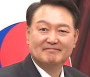 기시다, 尹에 한국말로 "안녕하세요"…두 정상, 北 ICBM 강력 규탄