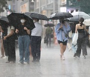 오전엔 비 오후엔 무더위...남부 시간당 최대 60㎜ 폭우