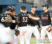 KT,'만루 위기 넘기며 키움에 4-3 승리' [사진]