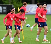 4년 전 아픔으로 똘똘 뭉친 여자축구 베테랑들…“우린 쉽게 무너지지 않아!”