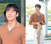 [T포토] 지창욱 '젠틀한 모습으로 출국'