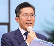 보건의료노조 총파업 관련 기자회견하는 이필수 대한의사협회장