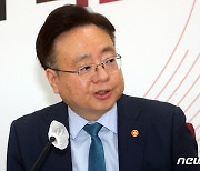 조규홍 장관 "파업 장기화시 24시간 모니터링 체제 긴급환자 긴급 수송"