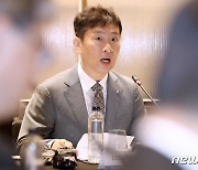 이복현 금감원장 "기준금리 동결에도 불확실성 여전…악성루머 확산 근절"