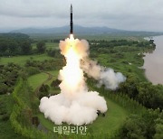 북한 발사체는 신형ICBM '화성-18형'…김정은 "군사공세 연속적으로"